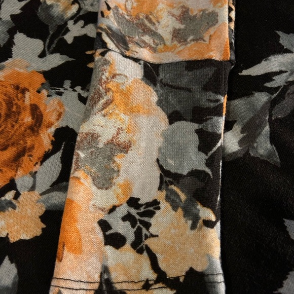 EUC Black Top with BEAUTIFUL Floral Print - Picture 4 of 4